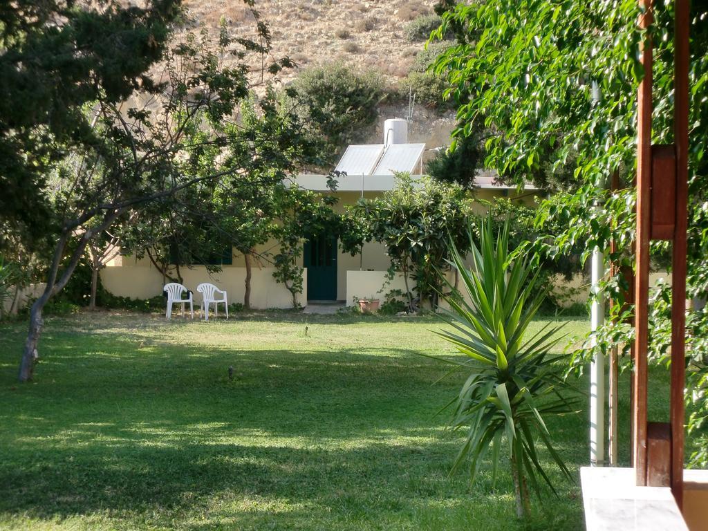 Hotel Neos Matala エクステリア 写真