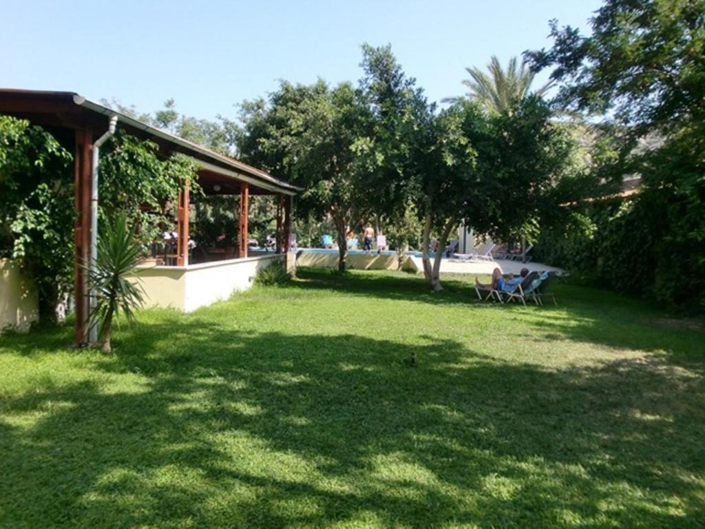 Hotel Neos Matala エクステリア 写真