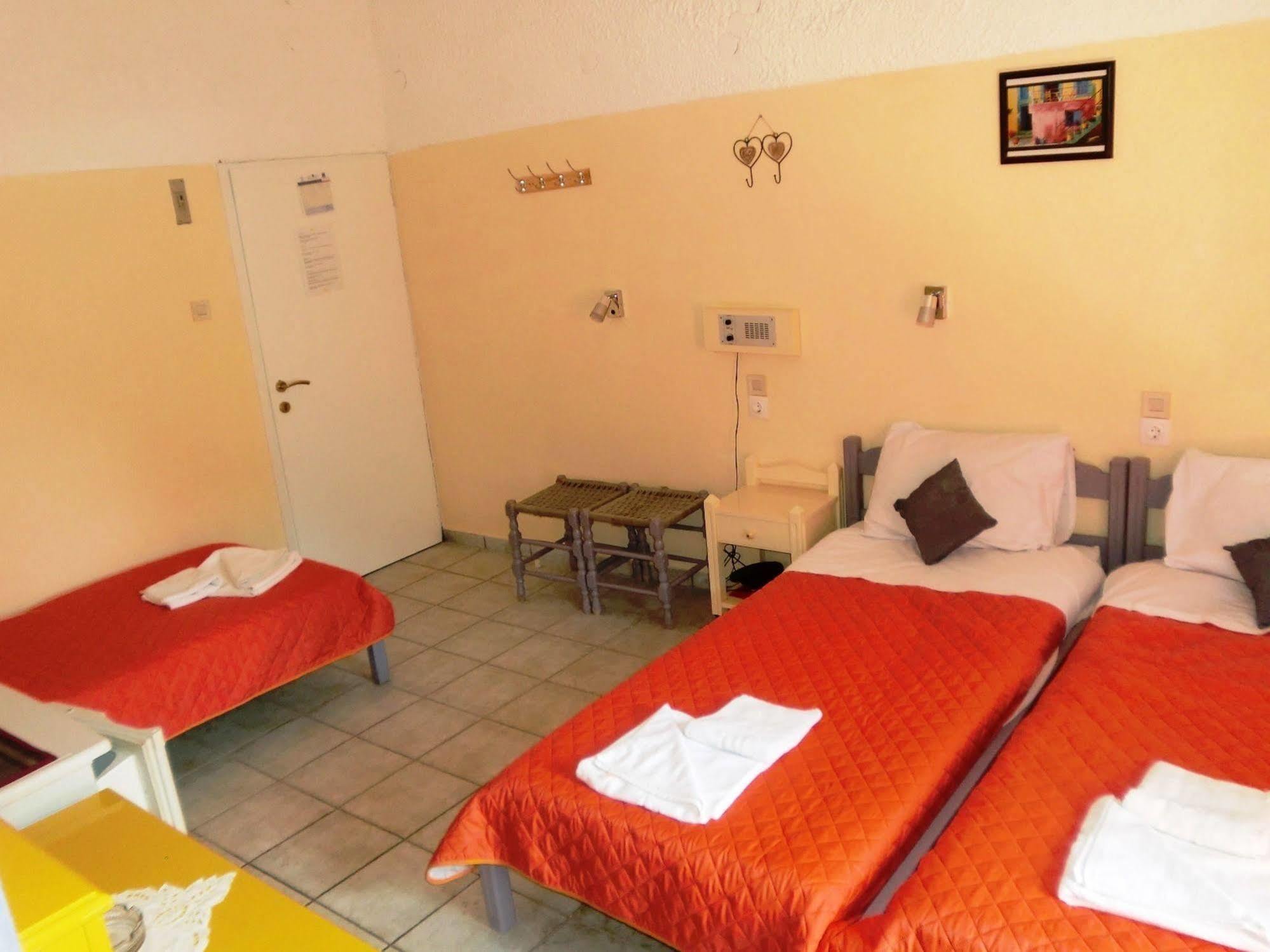 Hotel Neos Matala エクステリア 写真