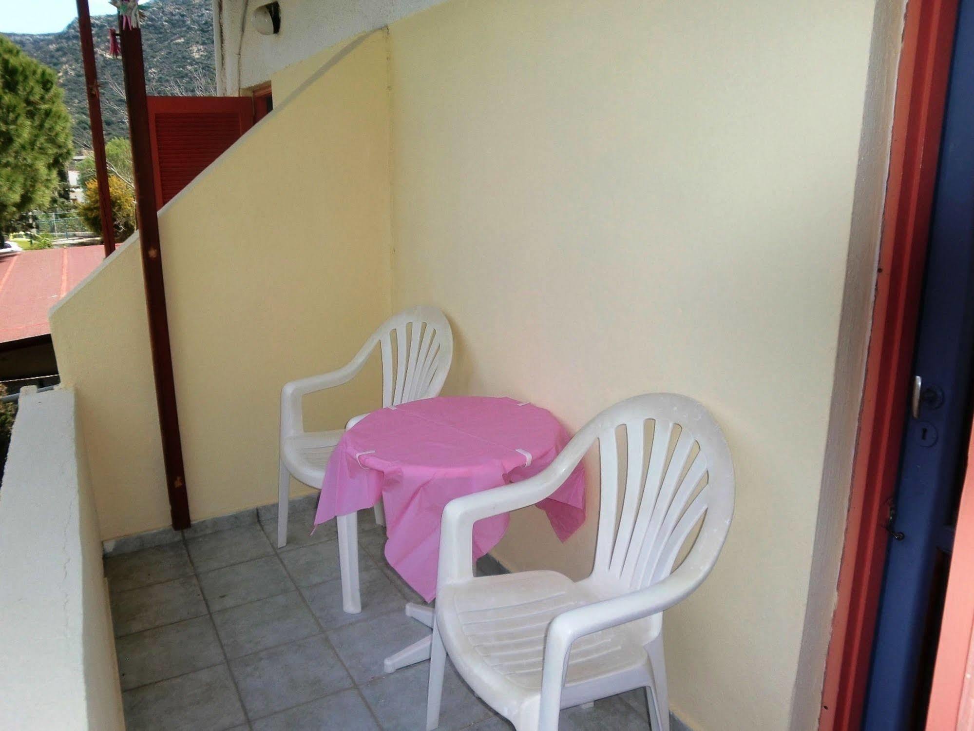 Hotel Neos Matala エクステリア 写真