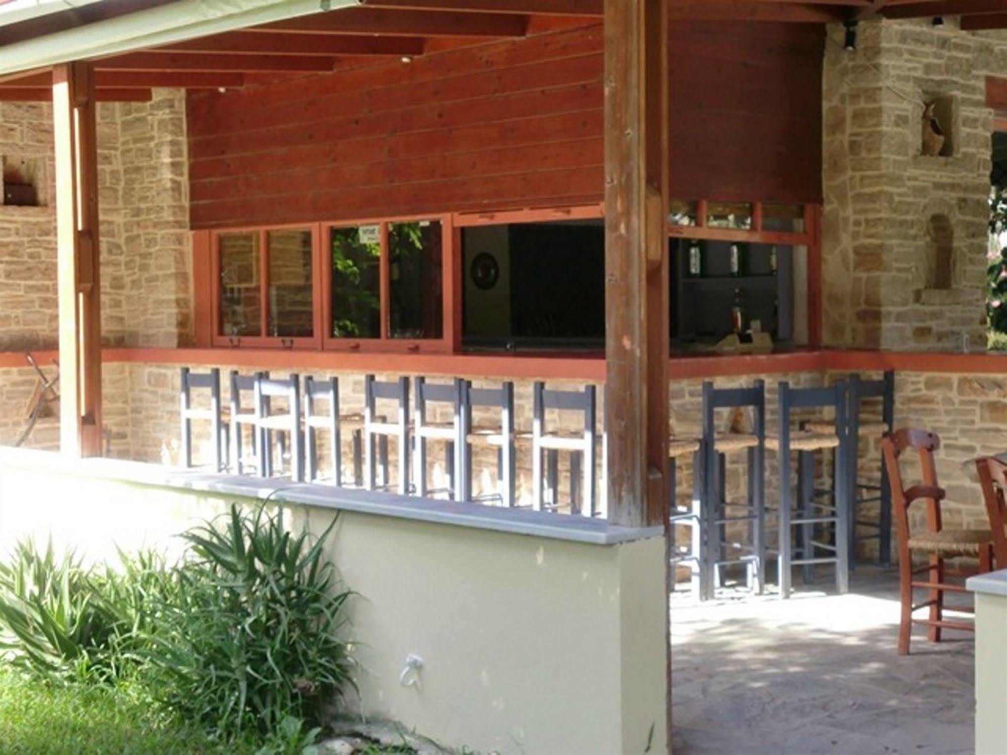 Hotel Neos Matala エクステリア 写真